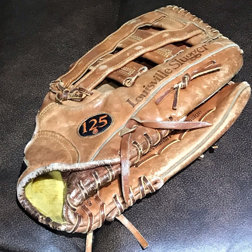 Louisville Slugger baseball glove 125